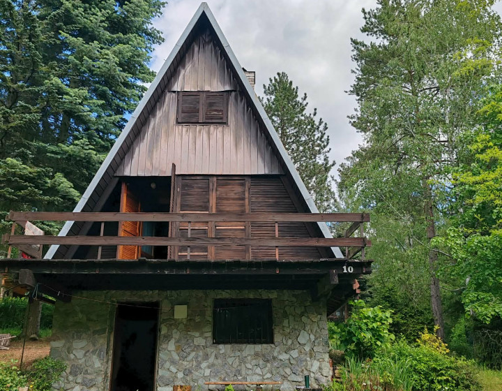 NOVINKA! Na predaj chata v rekreačnej oblasti Dubník 2