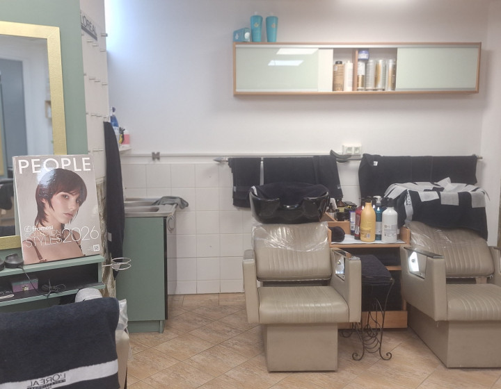 Odstúpenie 23 rokov fungujúceho salónu so stálym personálom a klientelou - Bratislava, budova NTC