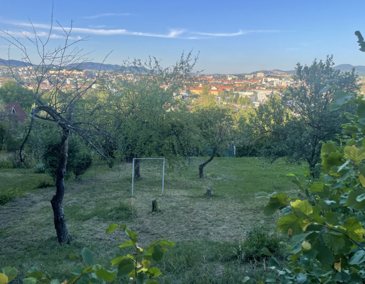 Rezerv 5 ar. pozemok na kalvarii s el. (F735-13-ANM)