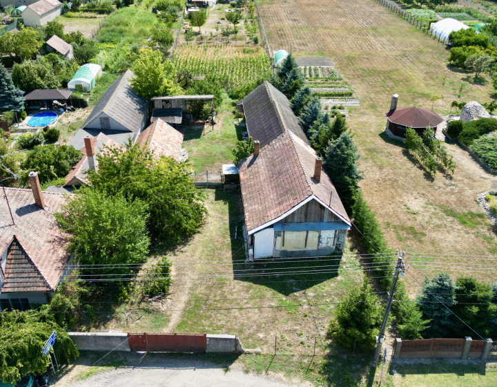 Na predaj starší rodinný dom v obci Baloň na rozľahlom pozemku