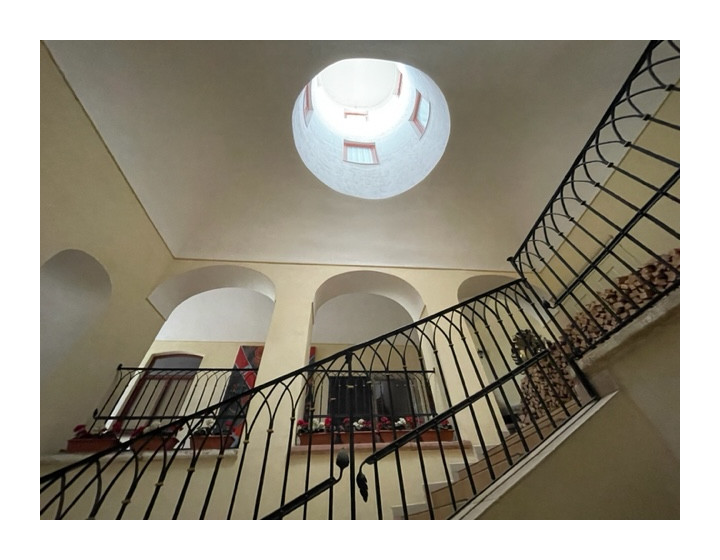 Na lukratívnom mieste klimatizovaný 2izb byt  (F770-112-ANM)