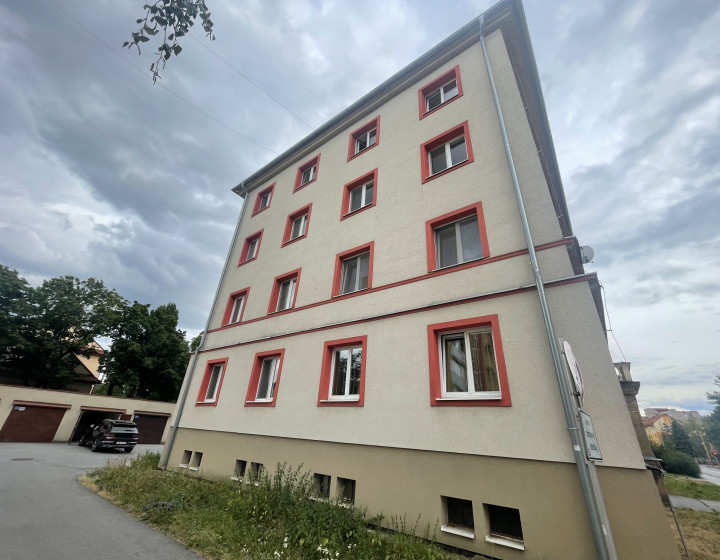 Letný prestížny 4izb byt v starom meste (F802-114-ANM)