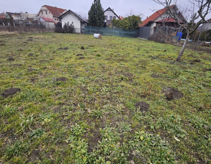 NA PREDAJ - STAVEBNÝ POZEMOK 600M2 V NOVEJ DEDINKE