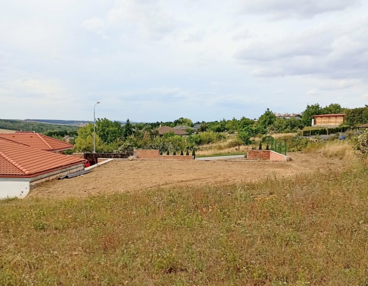 Pozemok 382 m2 s projektom a staveb. povolením, Nitra Prameň
