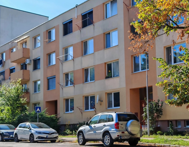 Prenájom - 3 izbový byt, Karpatská ulica, Chrenová, Nitra