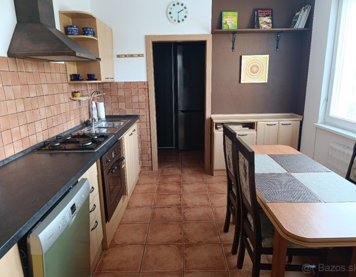 Prenájom - zariadený, 3 izbový byt, Nitra - Chrenová