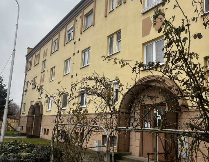 (F003-113-GEKA) 3-izbový byt v Komárne