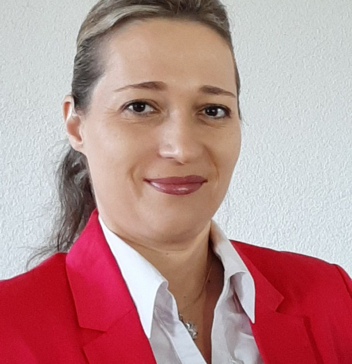 Mgr. Erika Šrojtová