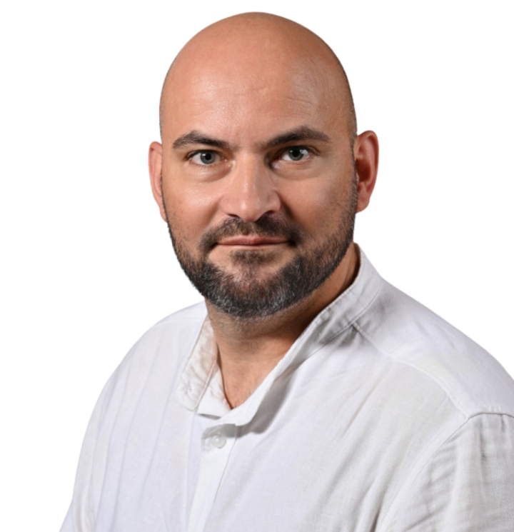  Csaba Udvardi 