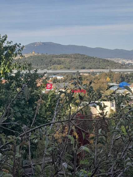 Záhradná romantická a štýlová chata so záhradou a bohatou výsadbou, Nitra - záhradkárska osada Tobola