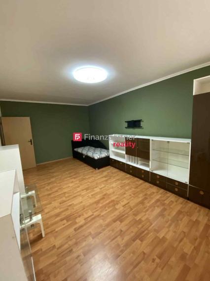 PREDANÉ - Exkluzívne na predaj priestranný 2-izbový byt v centre Svidníka