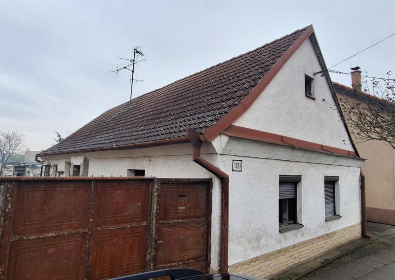 (F010-12-MAPOE)Starší dom s pozemkom,Šaštín Stráže-okr.Senica