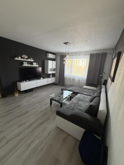 Na predaj 3‑izbový byt s loggiou a parkovaním  Ťahanovce
