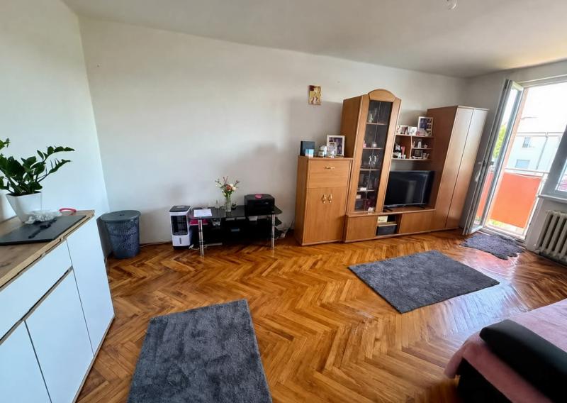 2 izbový byt, Novomestská, Nové Zámky