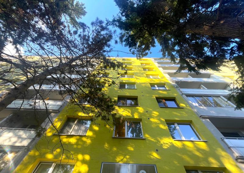 Giallo (IT) 1izb rekonštr. byt na sídlisku 3 (F812-111-ANM)