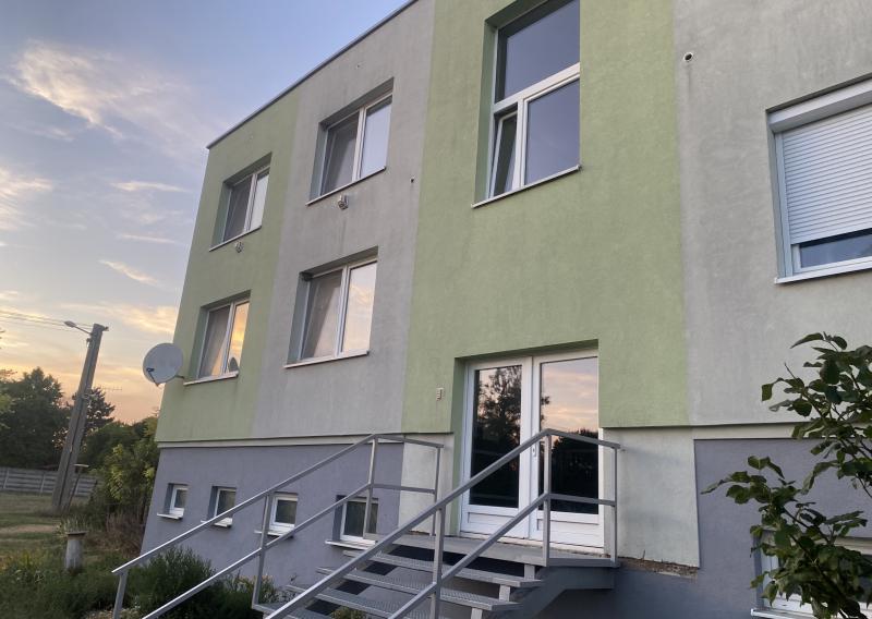 3-IZBOVÝ BYT S VEĽKOU GARÁŽOU