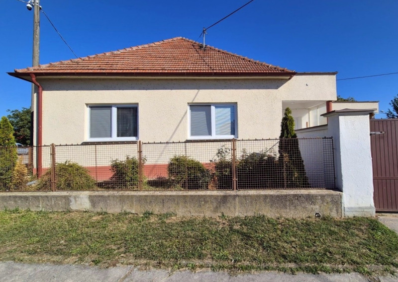 Predaj, rodinný dom - Ludanice (F002-12-ANZI)