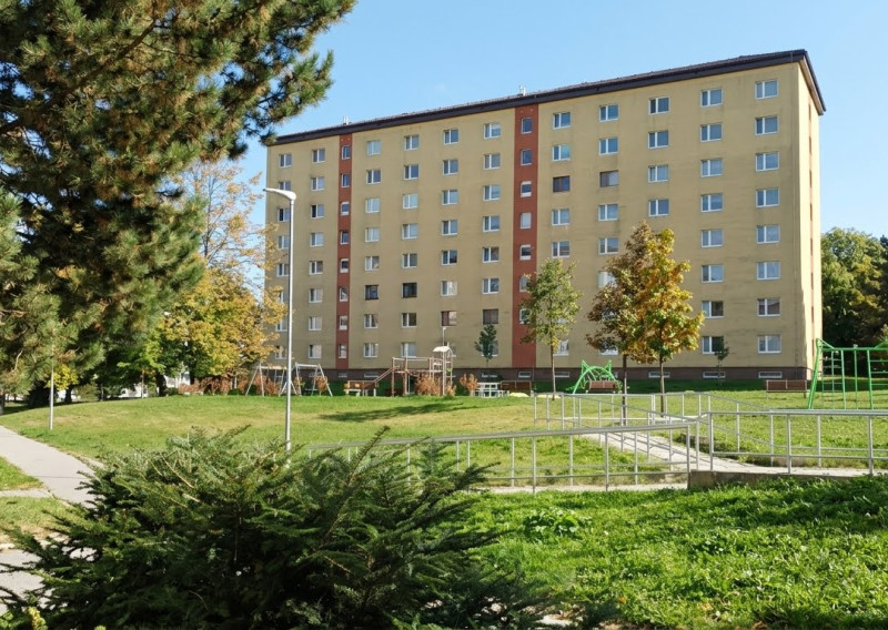 Investičný byt s dobrou polohou v SL.  / F250-113-ALPO/